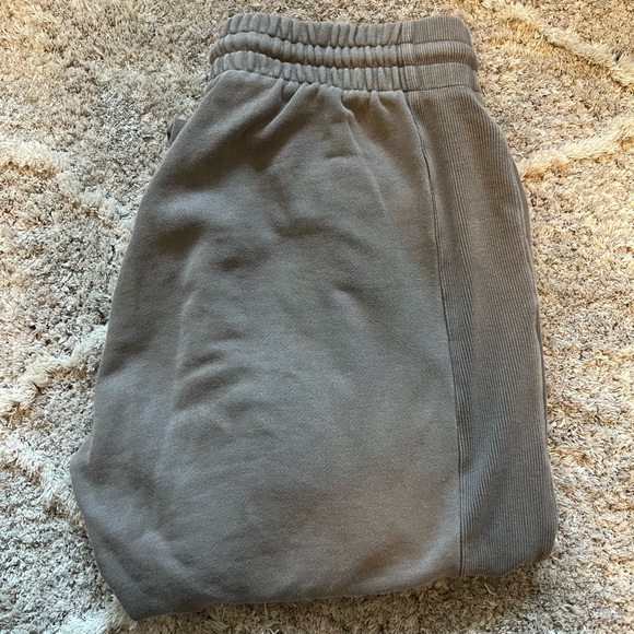 TNA Sweatpants - Picture 4 of 4